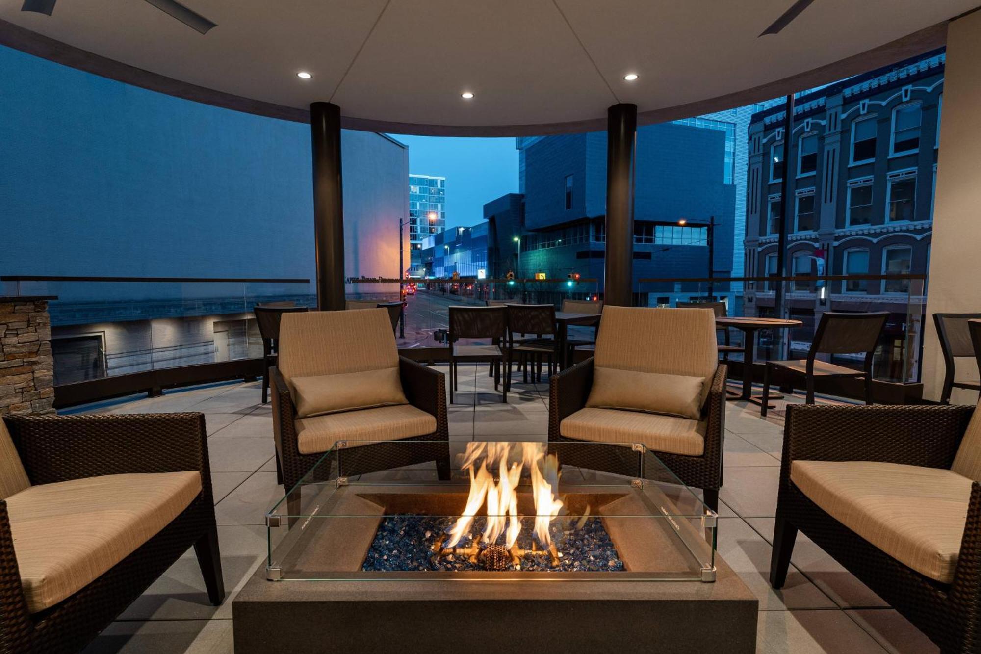 Residence Inn By Marriott Grand Rapids Downtown Exterior foto